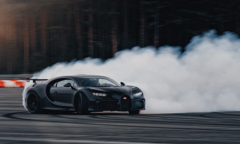 Drifting a Bugatti Chiron [video]